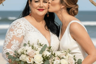 “¡La declaración que desató un torbellino en el mundo del espectáculo! Según rumores que circulan entre medios de entretenimiento, Alejandra Ávalos, a sus 57 años, habría pronunciado un sorprendente ‘Nos vamos a casar’, una frase que generó teorías, versiones enfrentadas y un enigma emocional que mantiene a miles de fans intentando descifrar la verdad oculta detrás de sus palabras.”