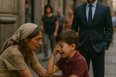 “La mendiga que abrazó al niño que lloraba sin saber que su padre millonario la observaba desde las sombras: una escena que reveló un secreto inimaginable, una deuda del pasado y un amor que sobrevivió al abandono”
